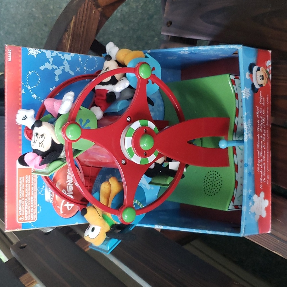 Vintage Mickey Mouse Ferris Wheel. New in box but does not rotate!